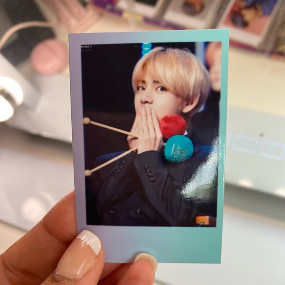 bts kim taehyung gradient photocard! - Picture 1 of 2